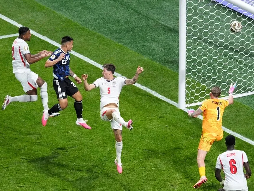 Remate en el palo, centro de Messi y cabezazo letal de Lautaro Martínez: el golazo de Argentina para vencer a Inglaterra en el final