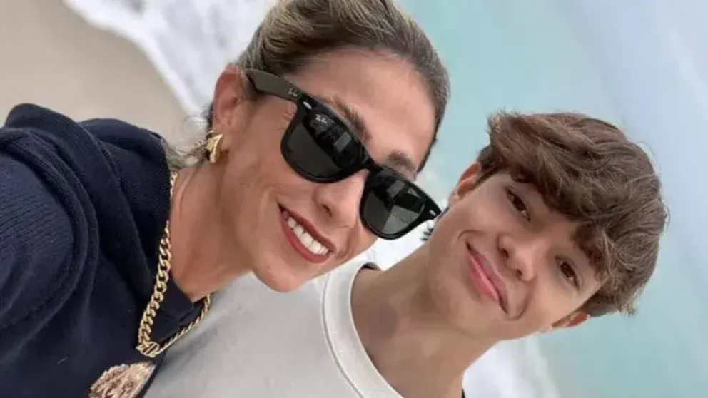 El hijo de una conocida influencer denunció a ella y a su padre por años de maltrato físico y psicológico