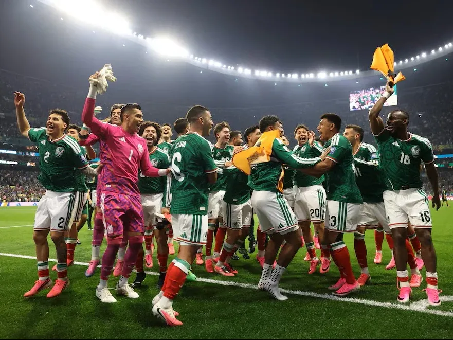 México jugó el partido perfecto ante Ecuador y le ganó con autoridad ante su gente