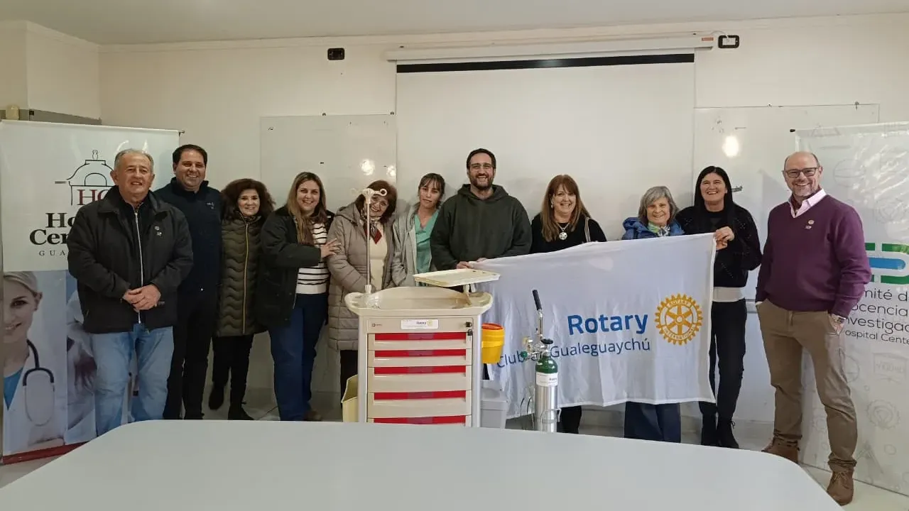 El Hospital incorporó un nuevo carro de paro para la restaurada sala de infernación "F"